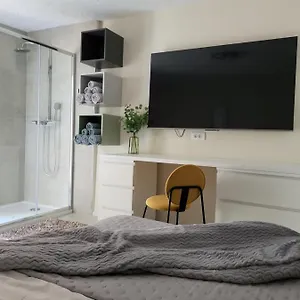 https://old-town-sedlar-apartment.splithotels.org